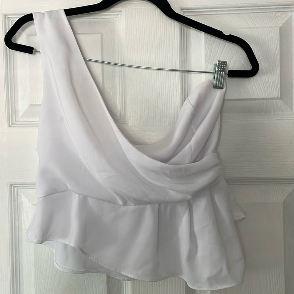 One shoulder top